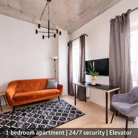 Cosy Old Town Flat In A Modern Secured Apt. Block Apartment *